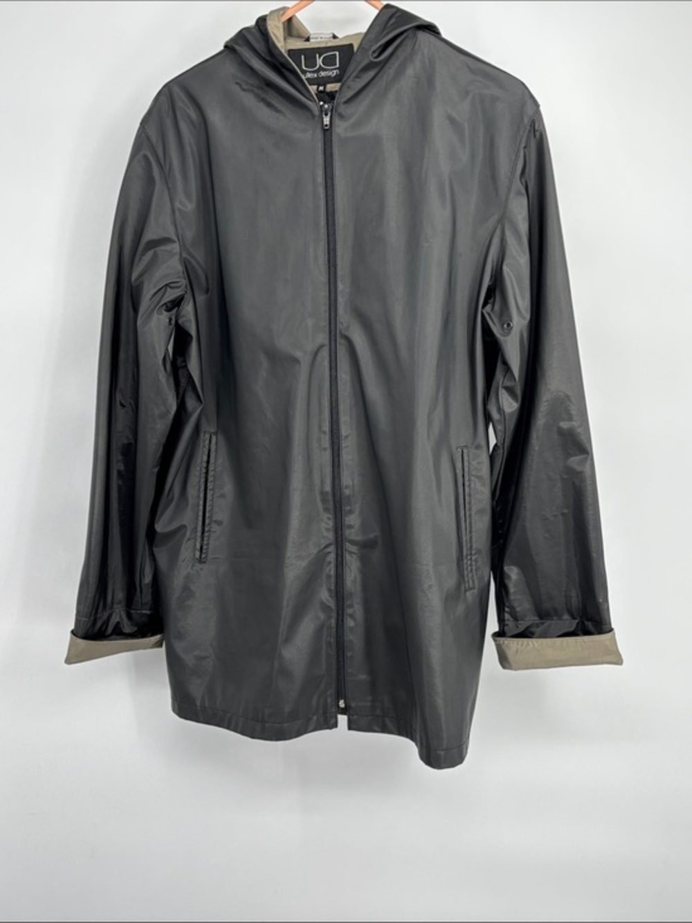 Utex Design Black Polyvinyl Zip Hood Zip Front Cuff Sleeve Pockets Lined M
